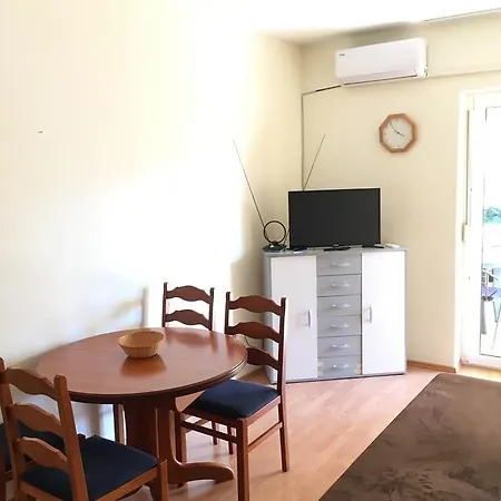 Apartment Nina Petrčane