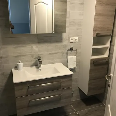 Nina Apartman
